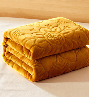Changers Floral Double Mink Blanket for  Heavy Winter(Polyester, Gold)