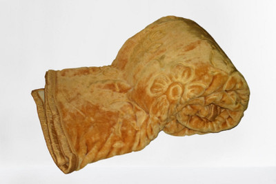 SPENTO Self Design Double Mink Blanket for  Mild Winter(Polyester, Gold)