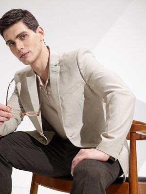 INVICTUS Solid Double Breasted Formal Men Blazer(Beige)