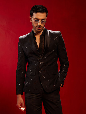VASTRAMAY Solid Single Breasted Casual Men Blazer(Black)
