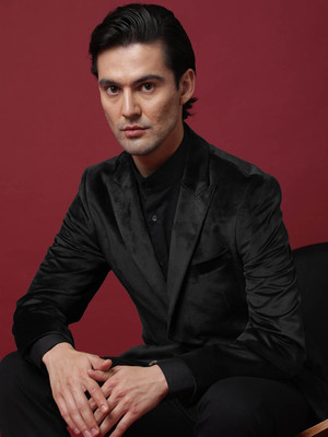Rare Rabbit Solid Single Breasted Casual Men Blazer(Black)