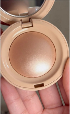 REIMICHI New Lightweight Baked Blusher and Highlighter with effortlessly and Long lasting(LIGHT PINK)