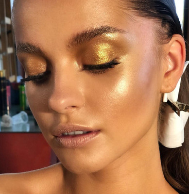 Yuency Smooth Shiny 2 in 1 highlighter and blusher palette gold Highlighter(gold)