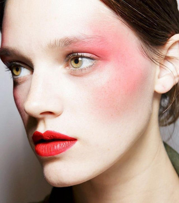 YAWI NEW AND PERFECT QUALITY MATTE FINISHING CHEEK BLUSHER(BRICK RED)