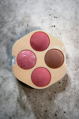 GABBU Matte Blusher Palette with Shimmer makeup look(muliti color)