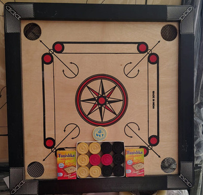 HouseOfCommon 20 inch. carom.&coins.and.striker (black) Carrom Board 56 cm Carrom Board(Black)