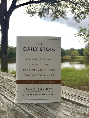 The daily stoic(Paperback, Ryan Holiday)