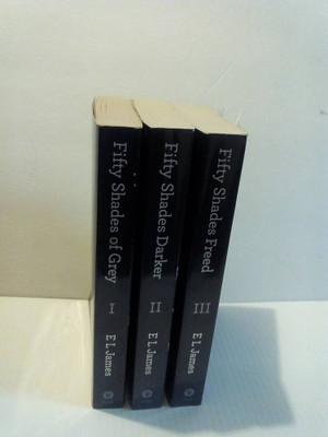 ifty Shades Freed: Book Three of the Fifty Shades Trilogy: 3 (Fifty Shades Of Grey Series, 3)(Paperback, E L James)