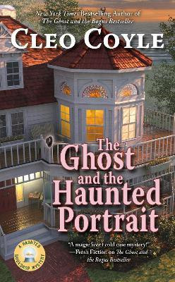 The Ghost and the Haunted Portrait(English, Paperback, Coyle Cleo)