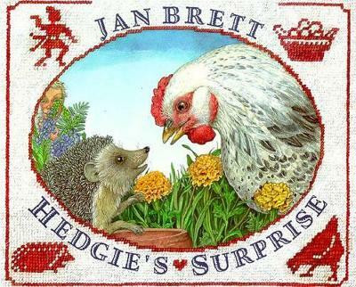 Hedgie's Surprise(English, Hardcover, Brett Jan)