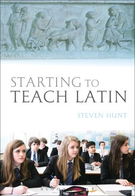 Starting to Teach Latin(English, Paperback, Hunt Steven)