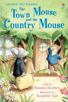 The Town Mouse and the Country Mouse(English, Paperback, Davidson Susanna)