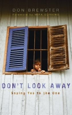 Don't Look Away(English, Hardcover, Brewster Don)