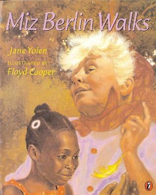 Miz Berlin Walks(English, Paperback, Yolen Jane)