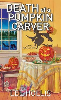 Death of a Pumpkin Carver(English, Paperback, Hollis Lee)