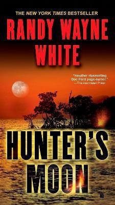 Hunter's Moon(English, Paperback, White Randy Wayne)