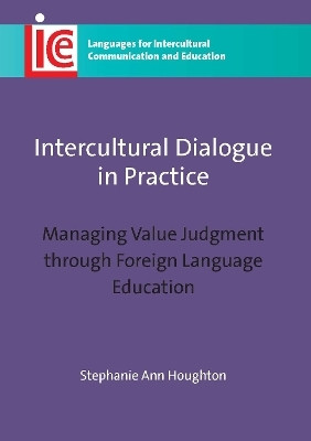 Intercultural Dialogue in Practice(English, Paperback, Houghton Stephanie Ann)