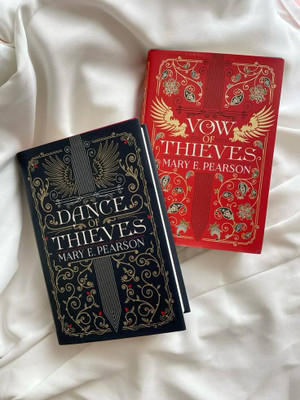 DANCE OF THIEVES and VOW OF THIEVES(Paperback, Mary E. Pearson)