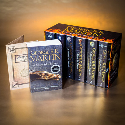 A Song of Ice and Fire - A Game of Thrones: The Complete Boxset of 7 Books(Paperback, George R R Martin)