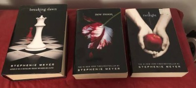 Combo of 3 Books ( Breaking Dawn + Twilight + New Moon ) (Paperback, Meyer Stephenie)(Paperback, Meyer Stephenie) Combo of 3 Books ( Breaking Dawn + Twilight + New Moon ) (Paperback, Meyer Stephenie)(Paperback, Meyer Stephenie)