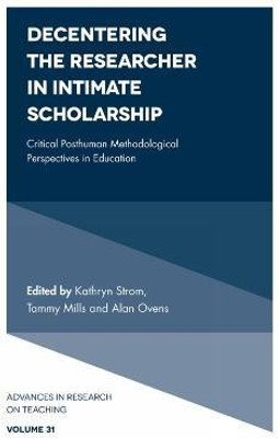 Decentering the Researcher in Intimate Scholarship(English, Electronic book text, unknown)