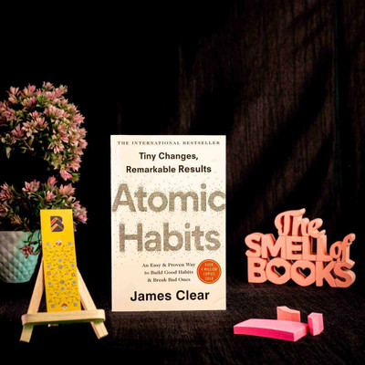 Atomic Habits - Free Bookmark Inside(Paperback, James Clear)