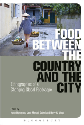 Food Between the Country and the City(English, Paperback, unknown)