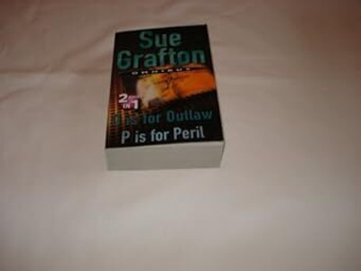O is for Outlaw, P is for Peril (Omnibus)(Paperback, Sue Grafton)