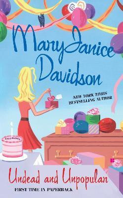 Undead and Unpopular(English, Paperback, Davidson MaryJanice)