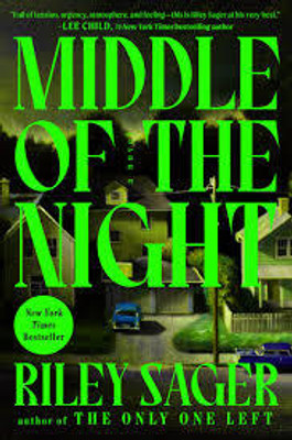 MIDDLE OF THE NIGHT(Paperback, RILEY SAGER)