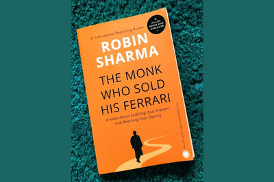 The Monk Who Sold His Ferrari(Paperback, Robin Sharma)