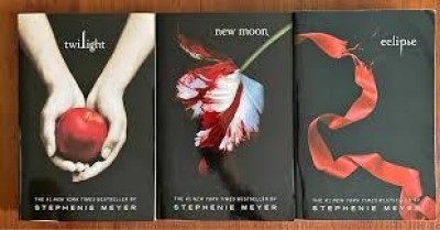 Combo of 3 Books ( Eclipse + Twilight + New Moon ) (Paperback, Meyer Stephenie)(Paperback, Meyer Stephenie)