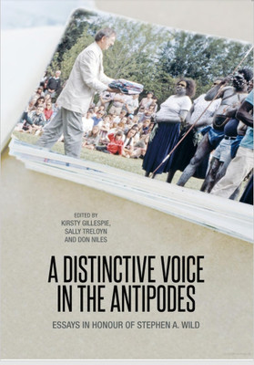 A Distinctive Voice in the Antipodes(English, Electronic book text, Gillespie Kirsty)