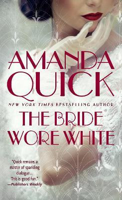 The Bride Wore White(English, Paperback, Quick Amanda)