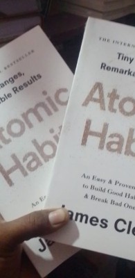 Atomic habit, tiny changes remarkable results book by James clear.(Paperback, James clear)