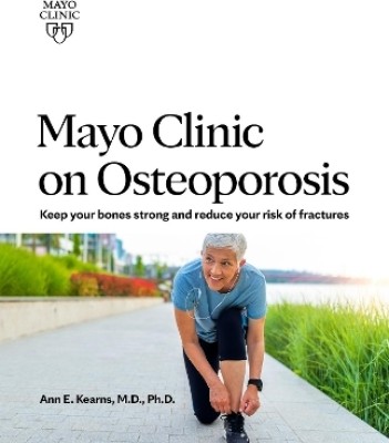 Mayo Clinic On Osteoporosis(English, Paperback, Kearns Ann E.)