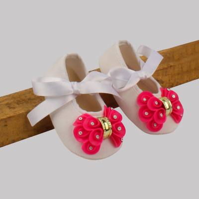 Daizy light weight booties with style for little feets. Booties(Toe to Heel Length - 11 cm, Pink)