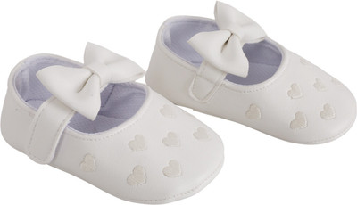 Baby Moo Hearts With Bow White Booties Booties(Toe to Heel Length - 14 cm, White_3)