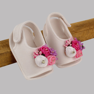 Daizy light weight booties with style for little feets. Booties(Toe to Heel Length - 11 cm, Pink)