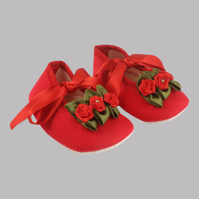 Daizy light weight booties with style for little feets. Booties(Toe to Heel Length - 12 cm, White)