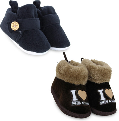 Neska Moda 6 To 12 Months Set Of 2 Velvet I Love Mom and Dad Print & Button Design Booties(Toe to Heel Length - 12 cm, Black, Brown)