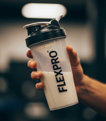 FlexPro 700 ml Plastic Shaker(Pack of 1, Black, Orange)