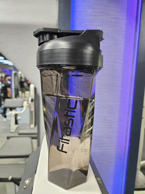 Fitastic 700 ml Tritan Shaker(Pack of 1, Black)