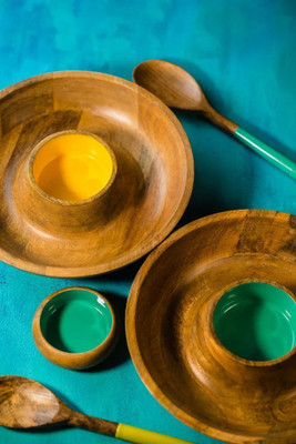 Mehtara Wooden Serving Bowl Netflix & Chill Wooden Snacking Bowl – Chip & Dip Serving Platter(Pack of 1, Yellow)