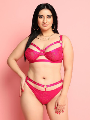 Curvy Love Women Plunge Non Padded Bra(Black)