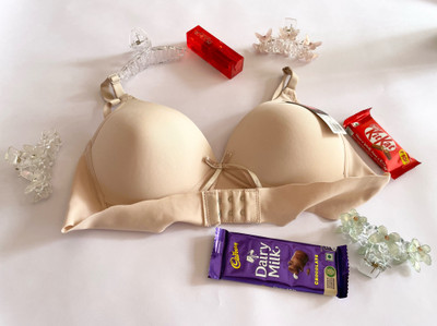 Essentialwear Seeamless Bra without wire Women Everyday Lightly Padded Bra(Beige)