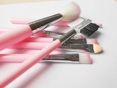 Rishikaenterprises Hello Kitty Make-Up Brush Set Of 7 With Mini Case (Pack of 1) 0056(Pack of 7)