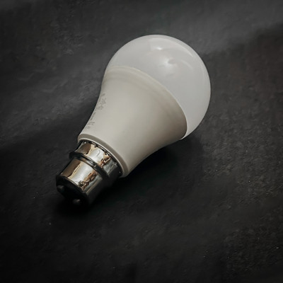Vincentvolt 9 W Basic Standard B22 LED Bulb(White)