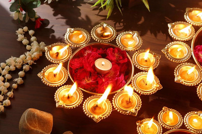 ARTPARASITE Urli Bowl Flower Design with Diya Shape Tealight Candle Holder Iron Table Diya(Height: 10 inch)