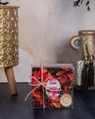 AARVIDECOR Tropical Breeze Potpourri Box Candle(Multicolor, Pack of 1)